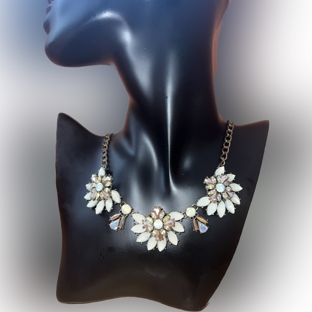 📿 Statement Necklace ⛓️